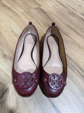 Tory Burch Burgundy Leather Logo Round-Toe Ballet Flats